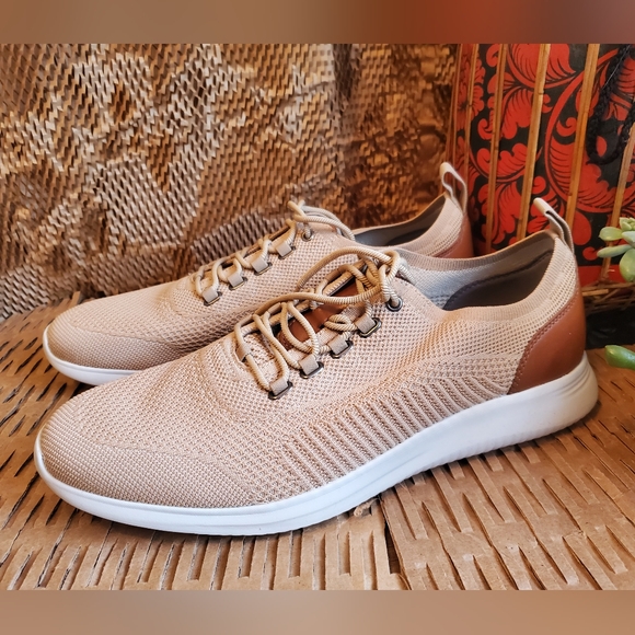 NWOB .Johnston & Murphy Men's Amherst Knit U-Throat sneakers tan/taupe Mens 12